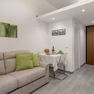 https://vespri-apartments.italymilanhotels.net