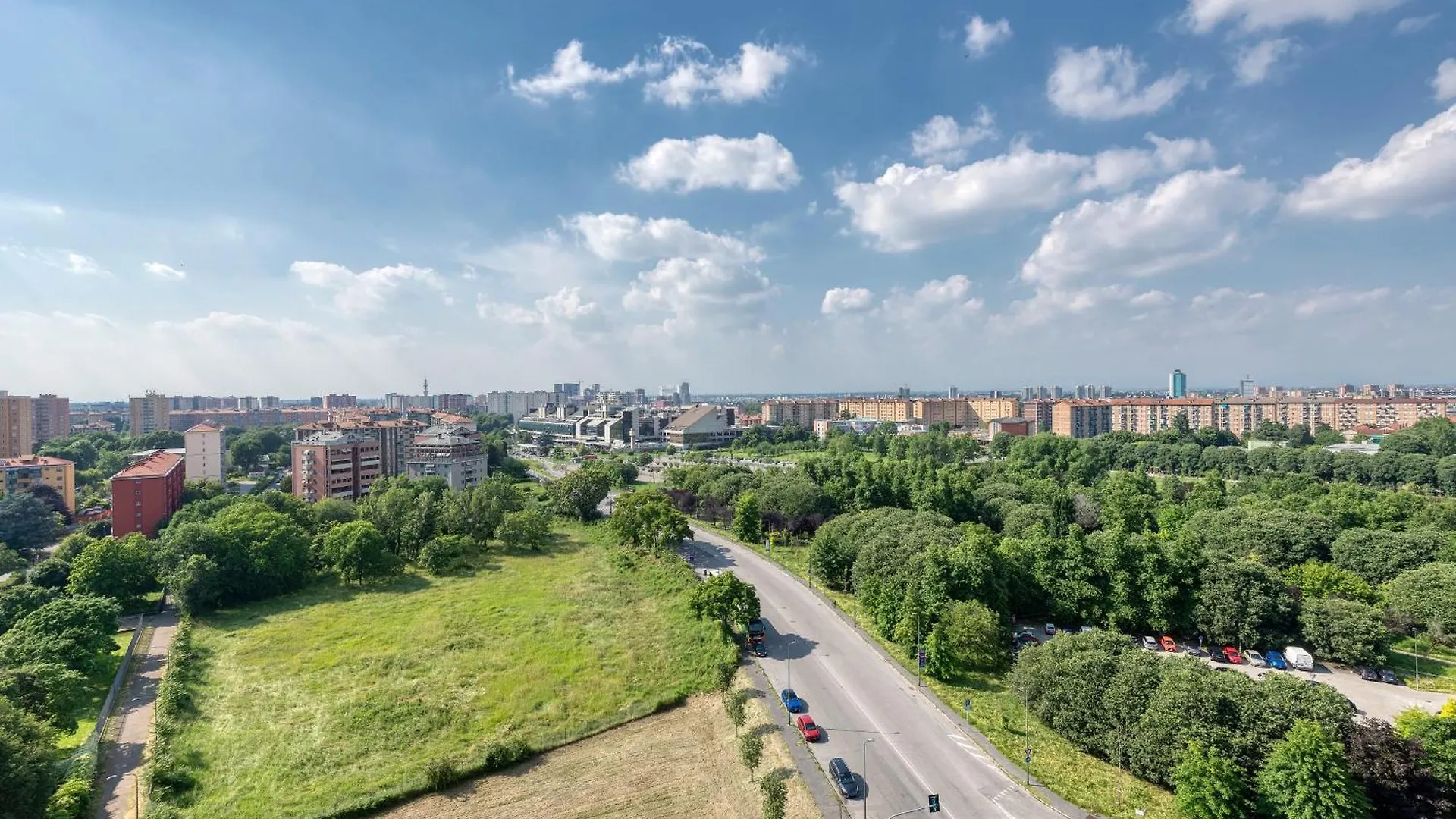 Omodeo, 19 - Ampio E Panoramico Lägenhet Milano